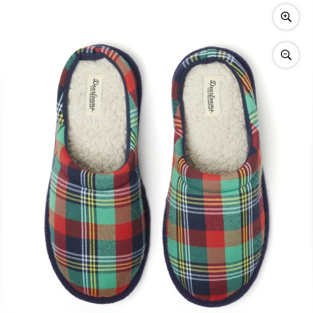 NWT Dearfoams memory foam cozy comfort slippers